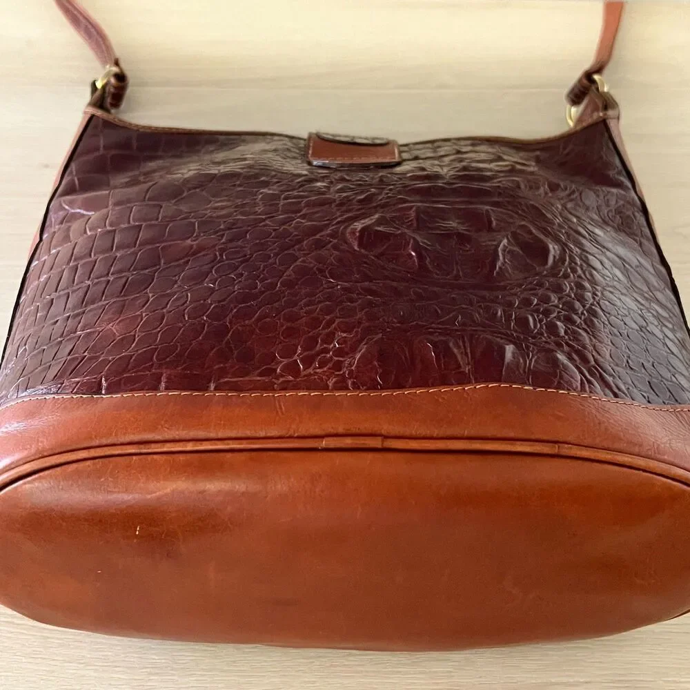VTG 70s Saks Fifth Avenue Made in Italy Croc Embossed Leather Medium Bucket Bag